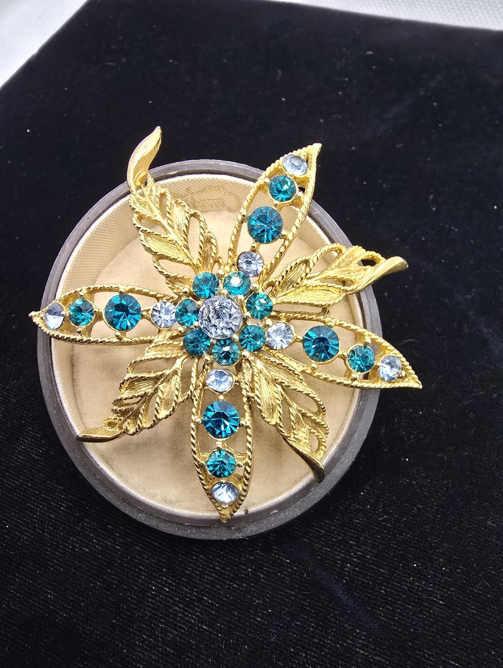 Lisner Aqua Flower Brooch 1950s 1960s Mid-century Spring Summer